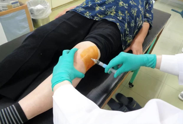 原因不明の膝の腫れのイメージ画像