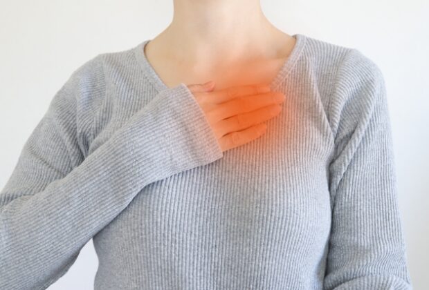 胸の痛みのイメージ画像